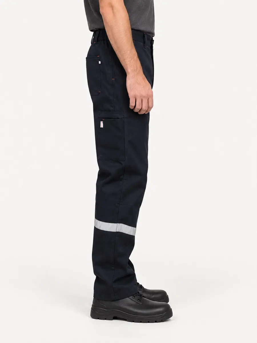 Lacivert V Bantlı İş Pantolonu — Model 1 — Yan görünüm